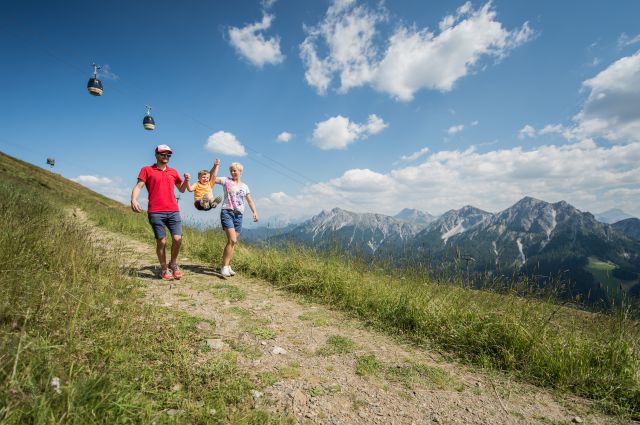 Immagine: Vacanze estive con la famiglia nelle Dolomiti